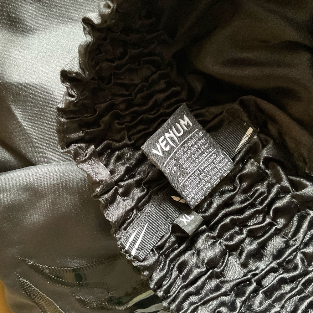 Venum Classic Muay Thai  Shorts - Picture 7 of 10